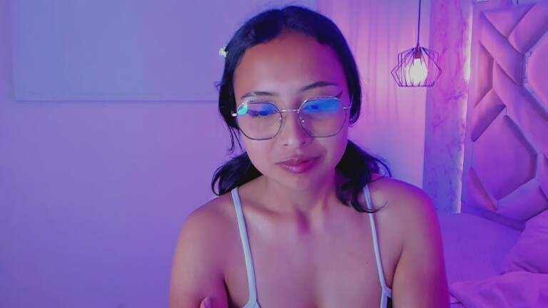 emma_naughty106's Streamate show and profile