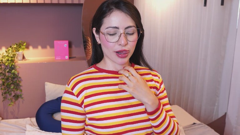 EvaPaoluci's Streamate show and profile