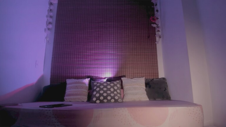 Julietta_Miller's Streamate show and profile