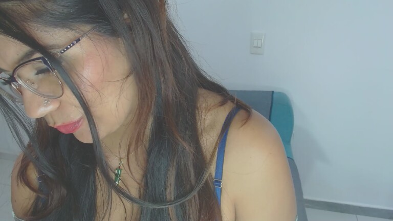 LunaDumont's Streamate show and profile