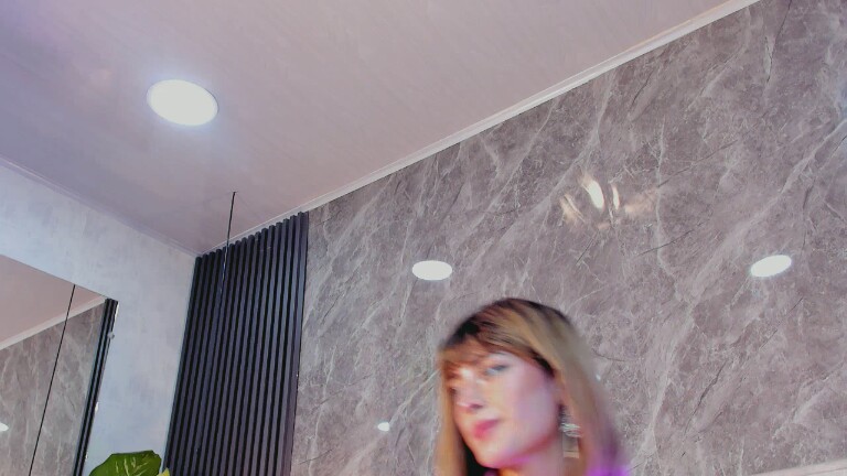 Alice_Valentine's Streamate show and profile