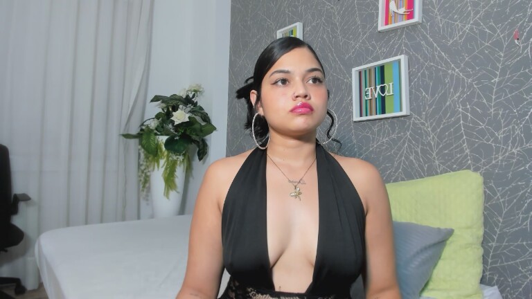 EmiilyGreey's Streamate show and profile