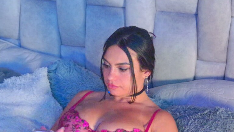 MaiaCooper's Streamate show and profile