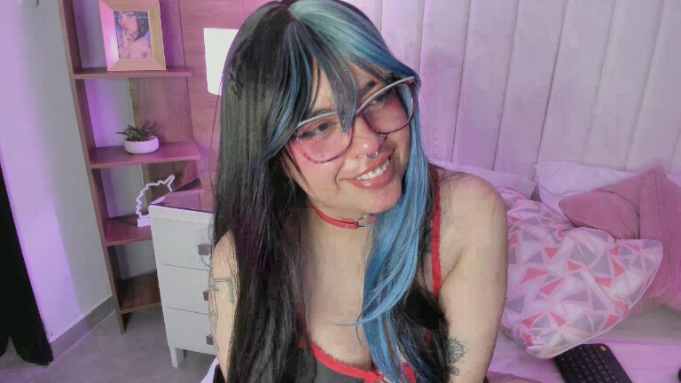 MaddieWaves's Streamate show and profile