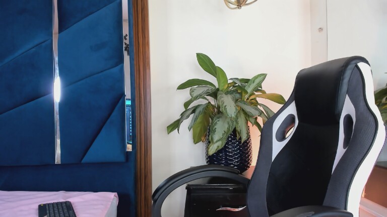 CarlyCarla's Streamate show and profile