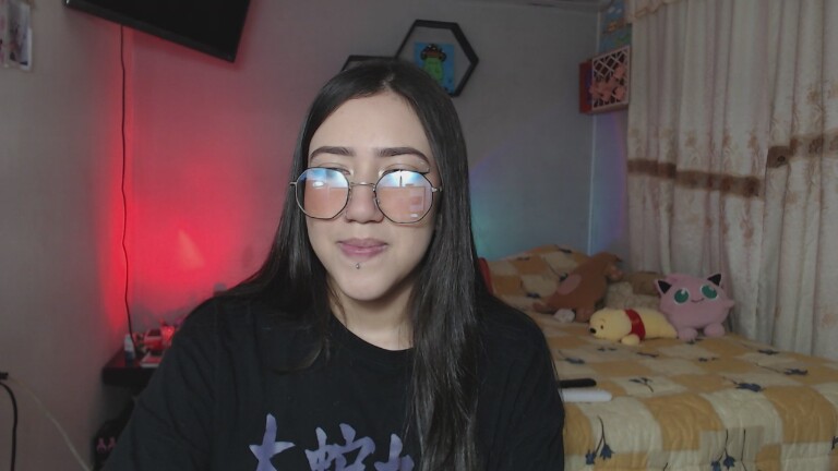 AuroraShyrzt's Streamate show and profile