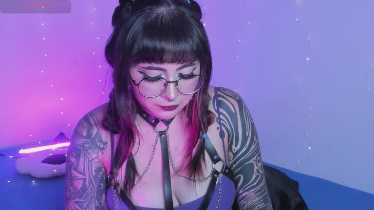 Hallucigenia's Streamate show and profile