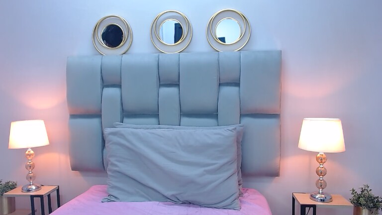 Aisha_Emerald's Streamate show and profile