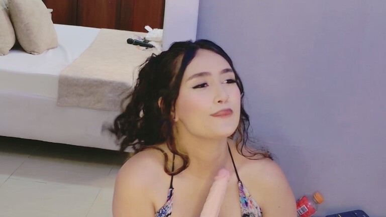 LexiSmile's Streamate show and profile