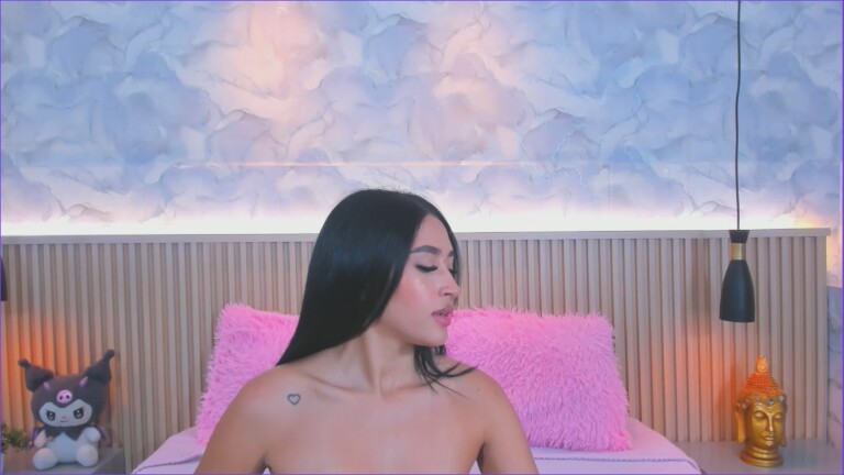 HemmaThompsonn's Streamate show and profile