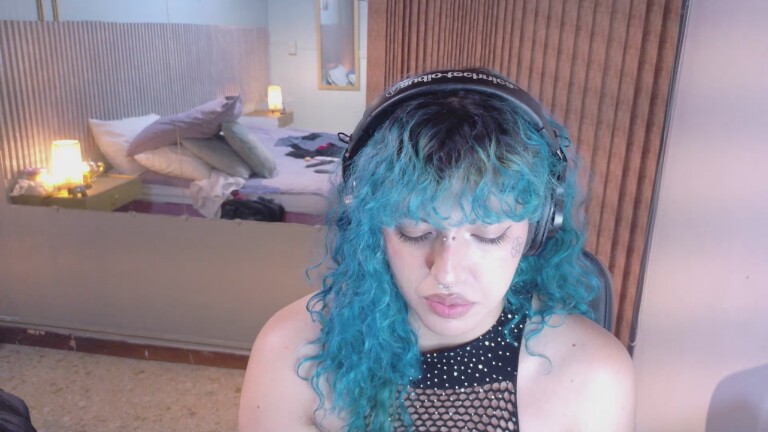 EliFlores's Streamate show and profile