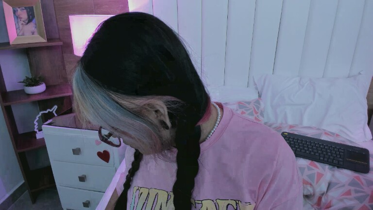 MaddieWaves's Streamate show and profile