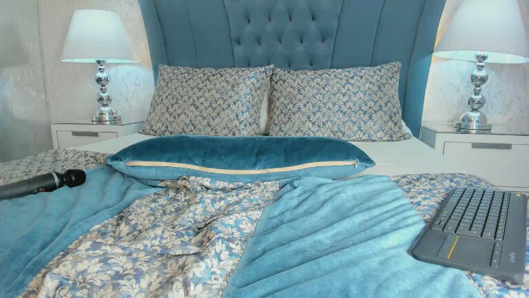 AriannaDuque's Streamate show and profile