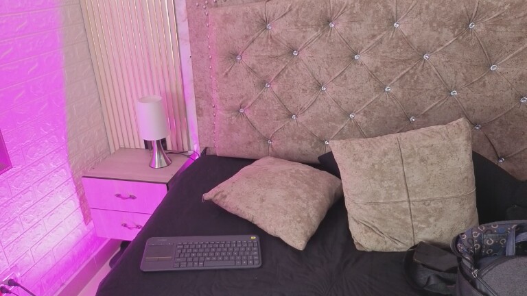 AndreaLopeez's Streamate show and profile