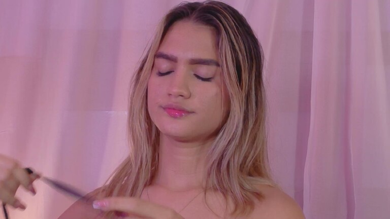 ZeyneJohnson's Streamate show and profile