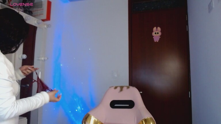 mila_paris's Streamate show and profile