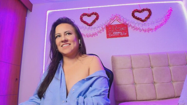 Milu_Ramirez's Streamate show and profile