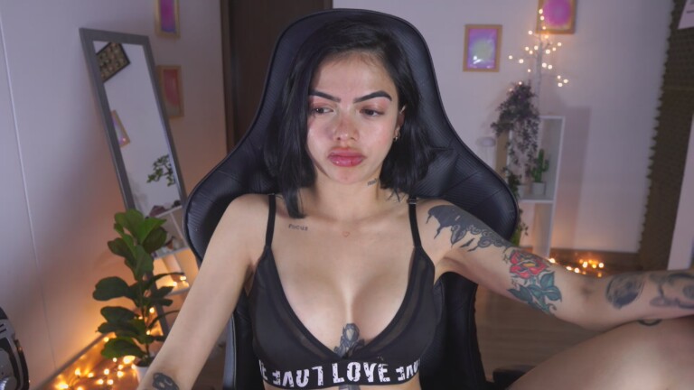 AlissonnovaXX's Streamate show and profile