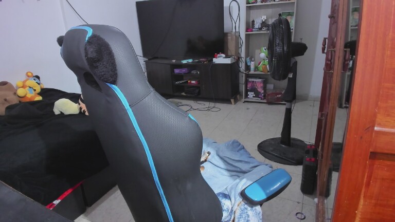 Red_Pandemonium's Streamate show and profile