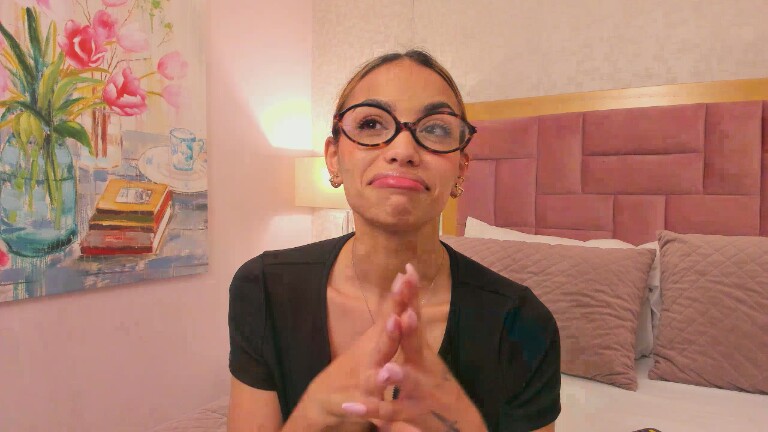 AnnieAdaams's Streamate show and profile