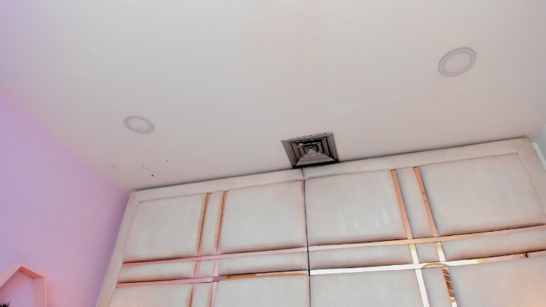 IsabellSanz's Streamate show and profile