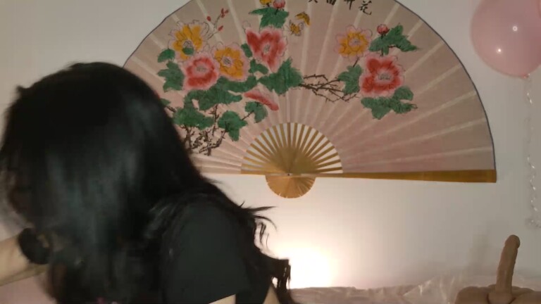 SweetSara33's Streamate show and profile