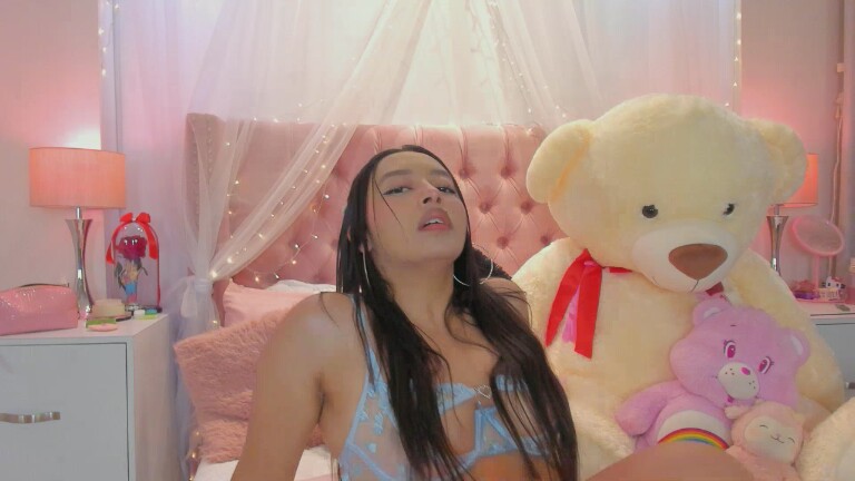 AlexandraWinterr's Streamate show and profile