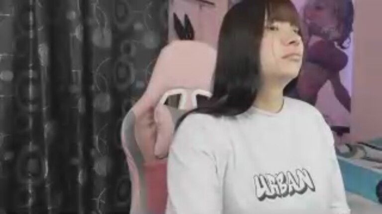 ZULEMA_R100's Streamate show and profile